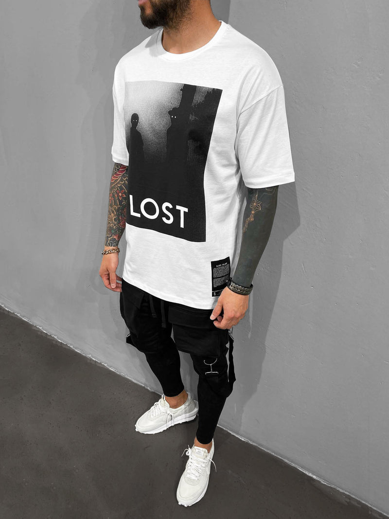 - LIMITED EDITION -  T-Shirt von Black Island mit Rundhalsausschnitt. Farblich abgesetzter Print vorne.   Unser Model trägt Größe L.  Körperlänge: 186 cm (6,17 ft) Gewicht: 83 kg (185 lbs)  Farbe: Weiß  Material: 100% Baumwolle  Normale Passform. 