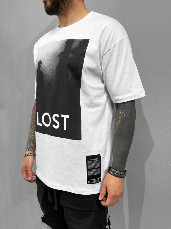 - LIMITED EDITION -  T-Shirt von Black Island mit Rundhalsausschnitt. Farblich abgesetzter Print vorne.   Unser Model trägt Größe L.  Körperlänge: 186 cm (6,17 ft) Gewicht: 83 kg (185 lbs)  Farbe: Weiß  Material: 100% Baumwolle  Normale Passform. 